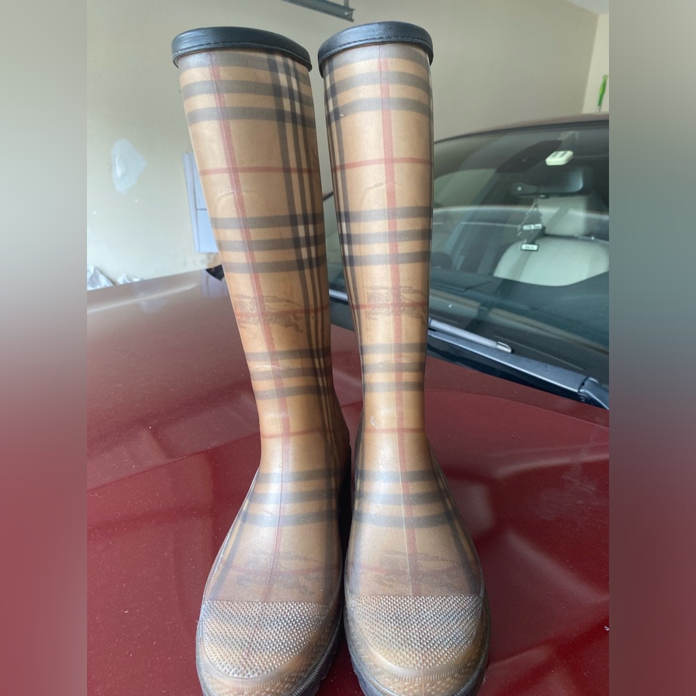 Rain boots